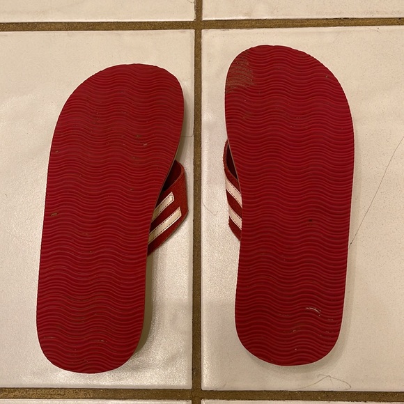 Red and white platform flip flops with suede band - Picture 2 of 7